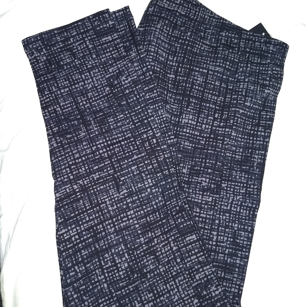 Daisy Fuentes Leggings NWT